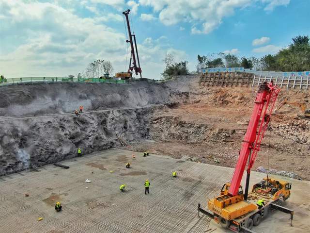 茶園污水處理廠擴(kuò)建工程加速推進(jìn) 土石方施工如火如荼，預(yù)計(jì)九月全面竣工
